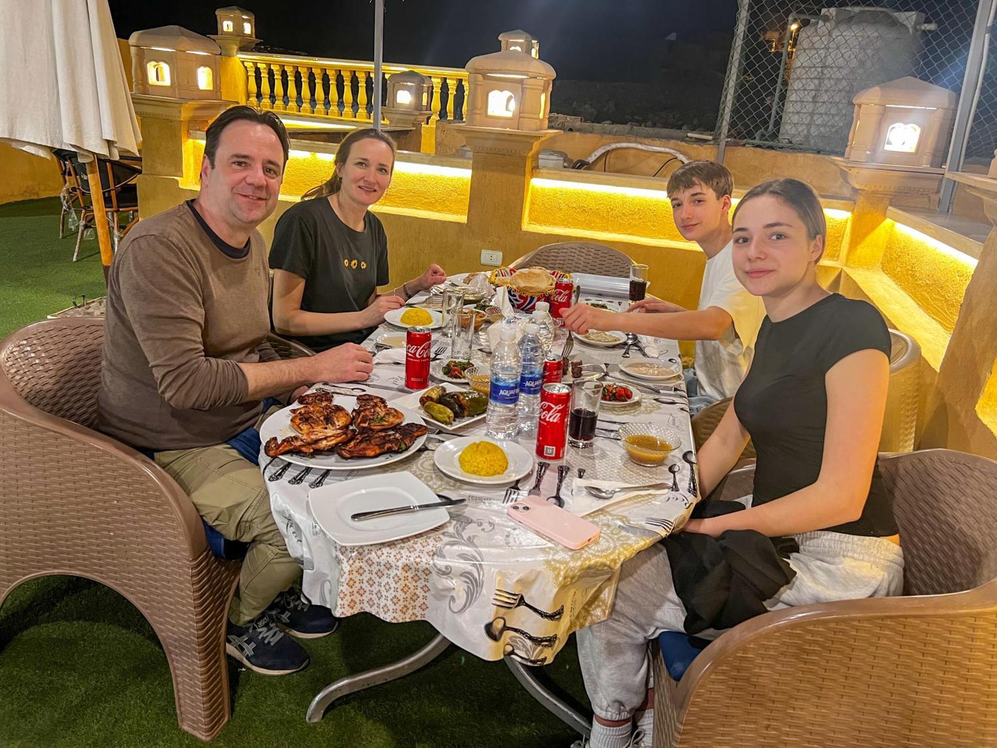 Sidi Hamad Pyramids View Hotel Kafrat al Jabal Ngoại thất bức ảnh